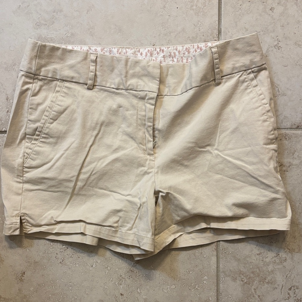 LOFT Women's Chino Shorts in Cream